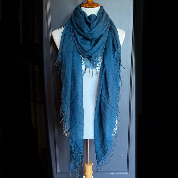 New Auth Chan Luu Cashmere and Silk Scarf Color: Deep Sea Blue - Picture 2 of 5